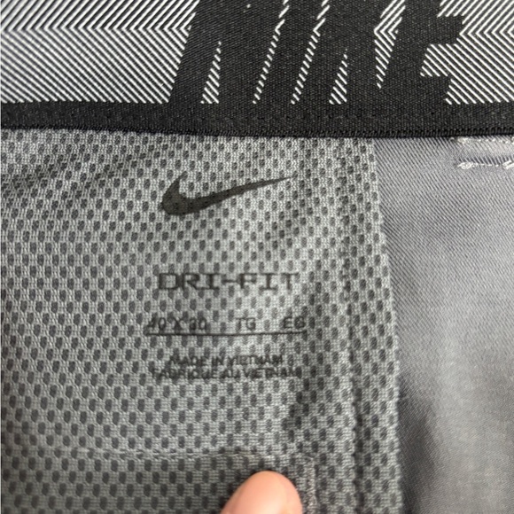 Nike Golf Dri Fit Pants Mens Size 40x30 Polyester Gray Black Flat Front Golfing - Picture 7 of 10